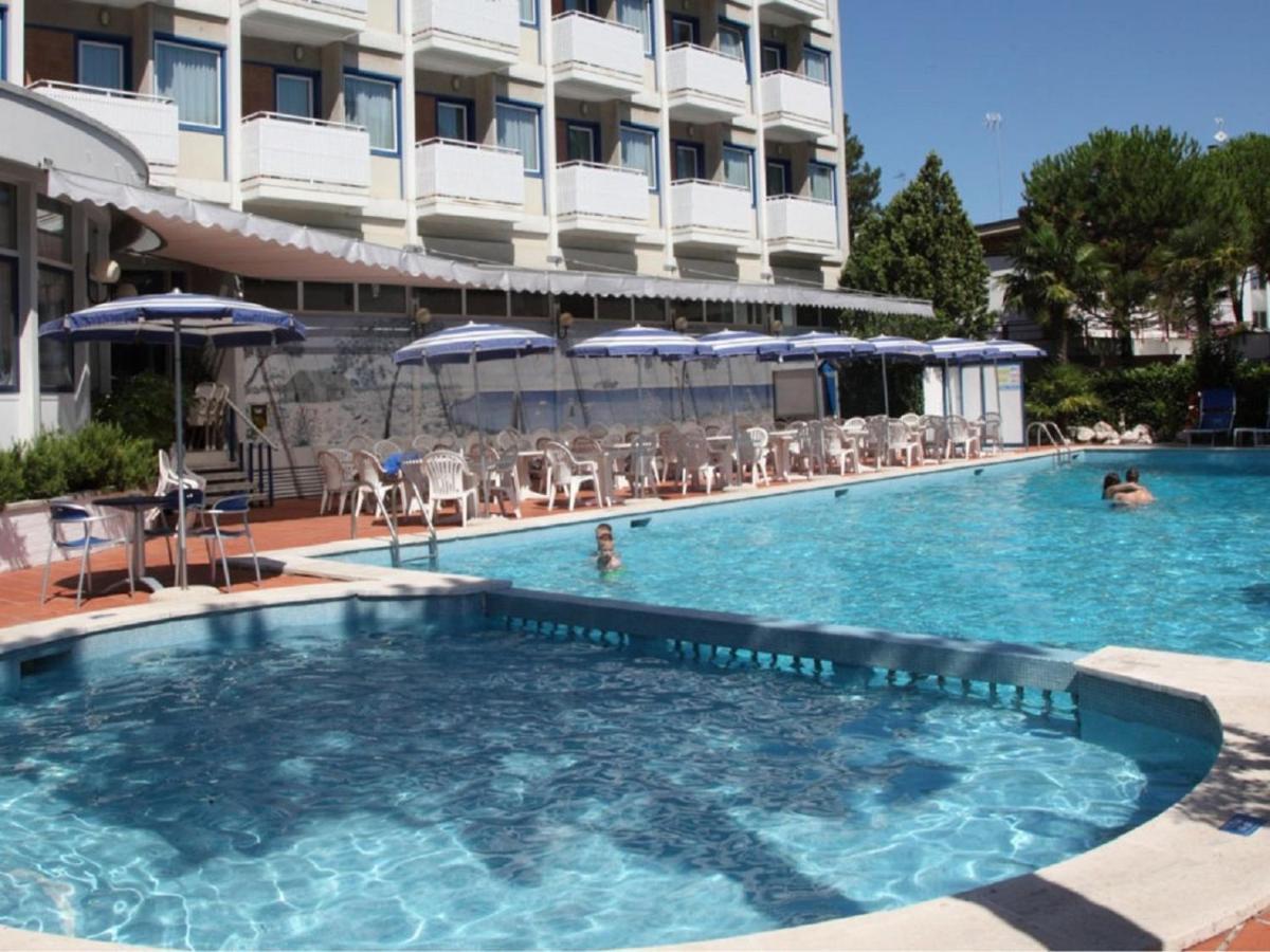 Hotel Medusa Splendid Lignano Sabbiadoro Exterior foto