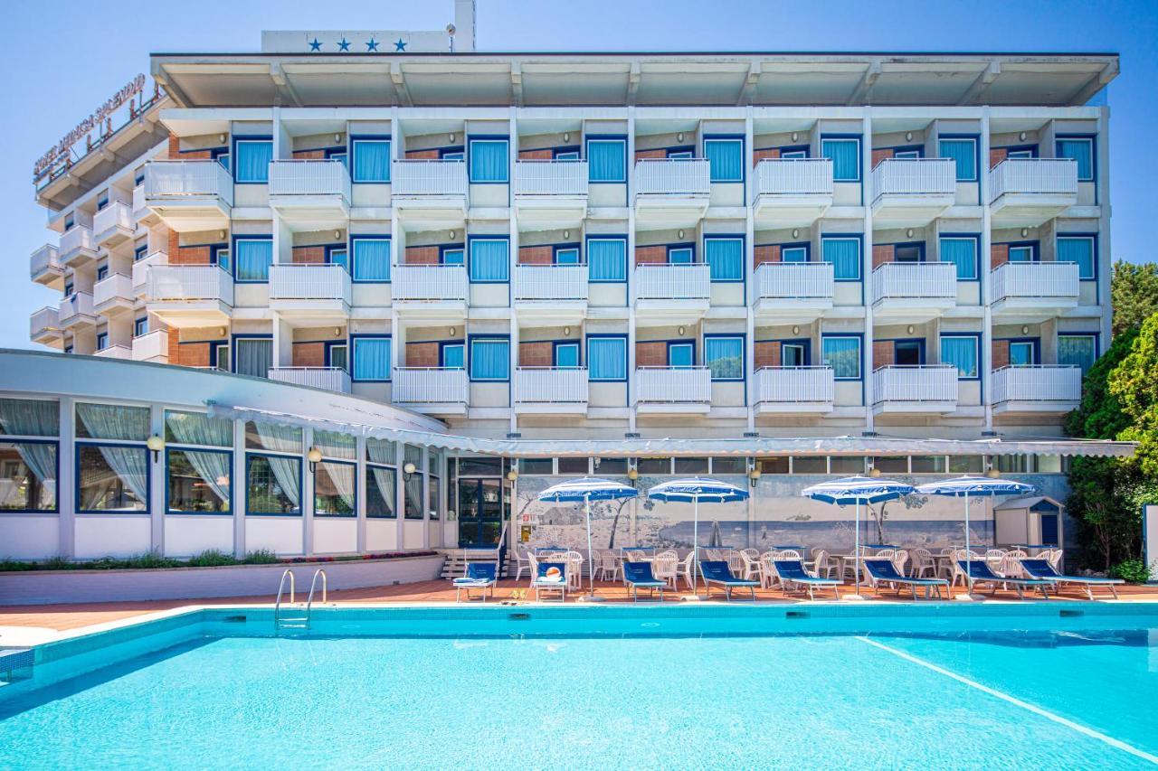 Hotel Medusa Splendid Lignano Sabbiadoro Exterior foto