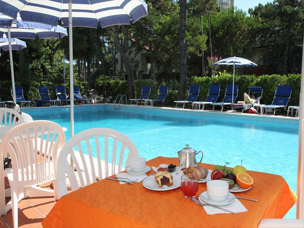Hotel Medusa Splendid Lignano Sabbiadoro Exterior foto