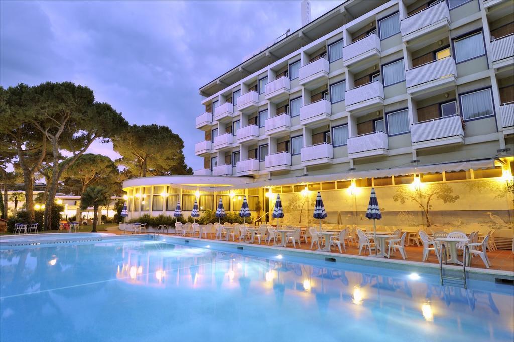 Hotel Medusa Splendid Lignano Sabbiadoro Exterior foto